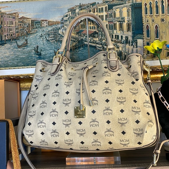 MCM Handbags - MCM BAG live show